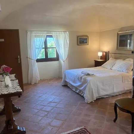 Castello Πανσιόν 3*